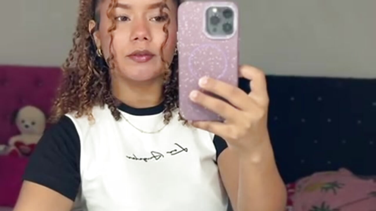 profile - video by Hanna_bright cam model