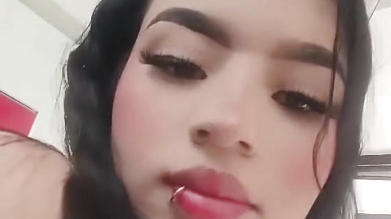 About me - video by scarlett_46 cam model