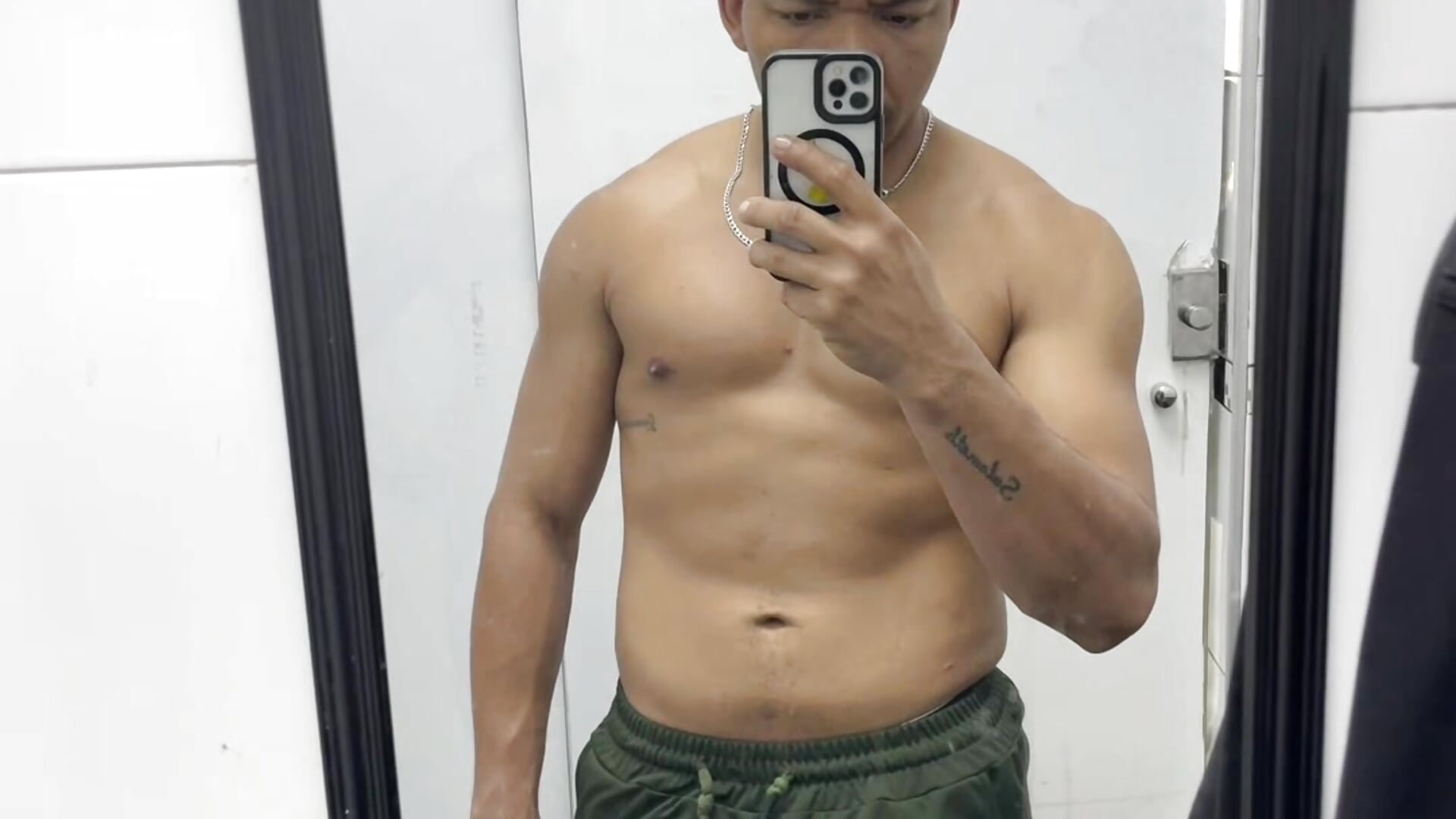 Un poco de lo que tengo - video by cocinerofit1208 cam model