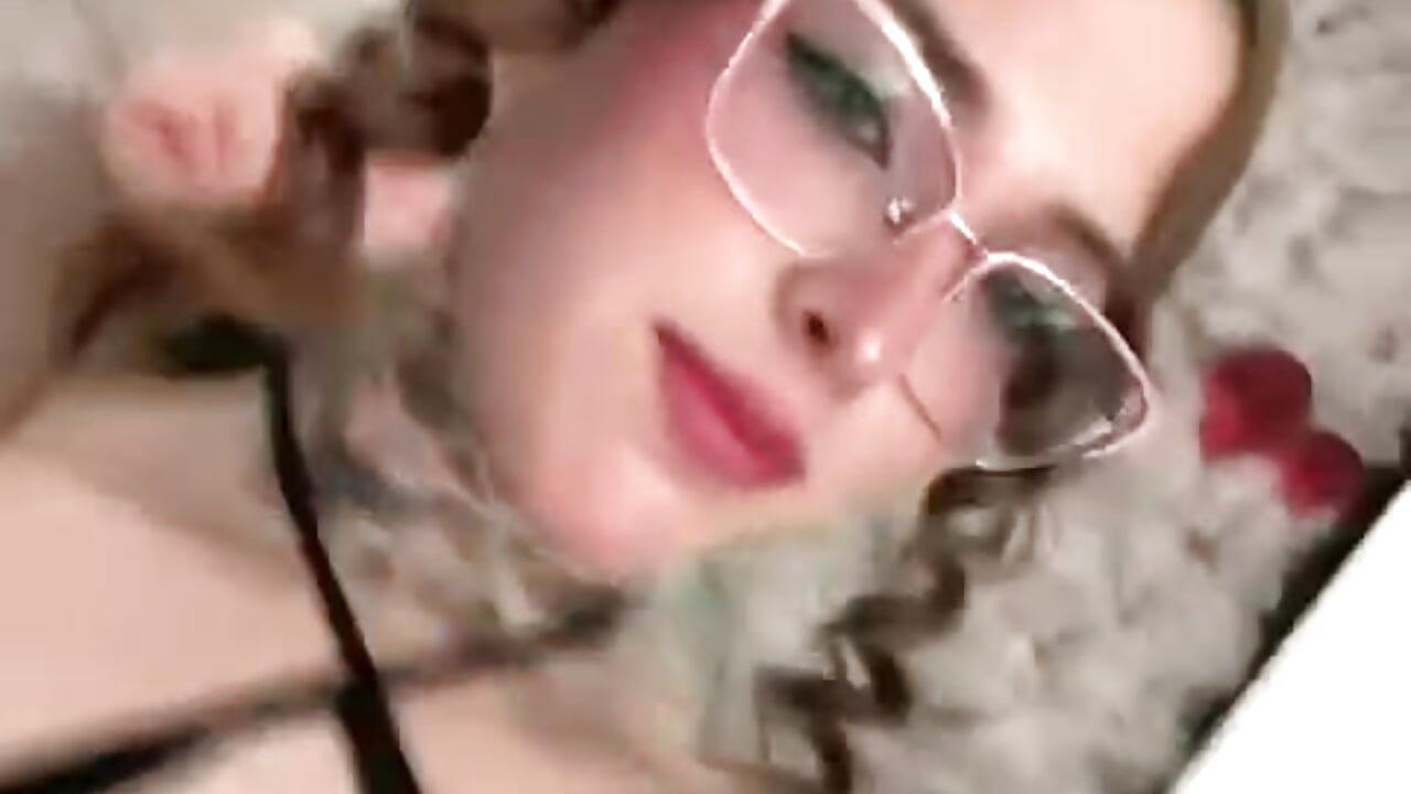 Angel face, body of sin - วิดีโอโดย ivy_ary โมเดลแคม