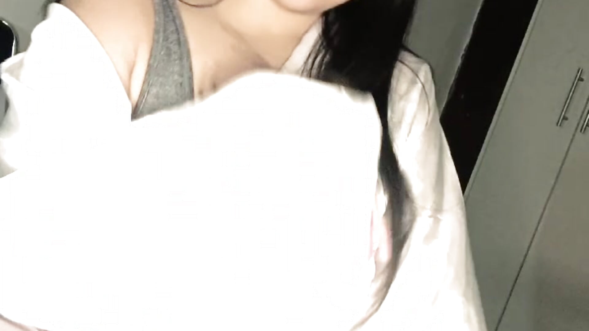 2025-10-08-081858380 - video by Isabella_175 cam model