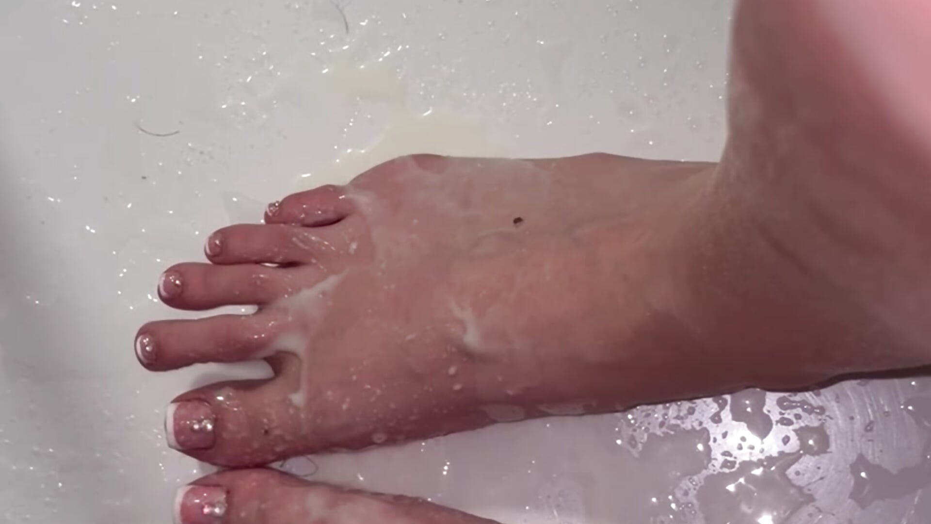 POURING CREAM ON MY FEET
