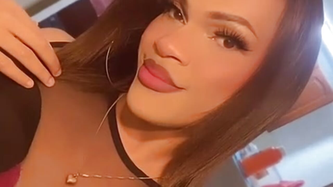 Dianel Cisneros - video by babyhanna_01 cam model