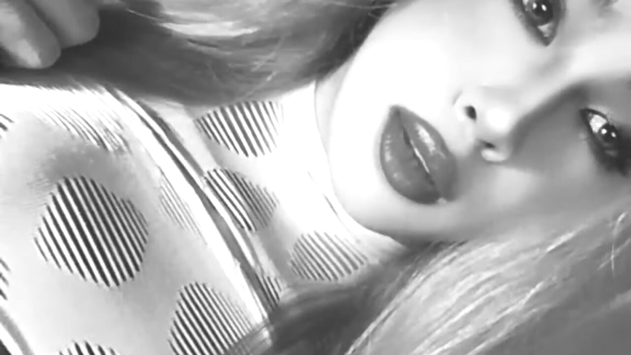 🥰 – video modela na kameri Emily_fucker