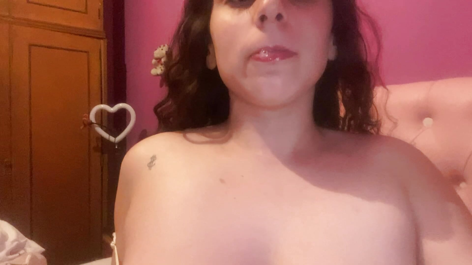 A0AA1FA8-6407-4D2B-8A44-1D0D7ECE3C0F — filmik Mia2101, modela(-lki) na kamerkach