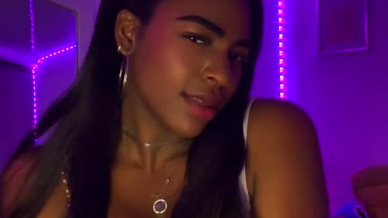 v09044g40000d3368v7og65oqbjre2og - video by zuricarter cam model