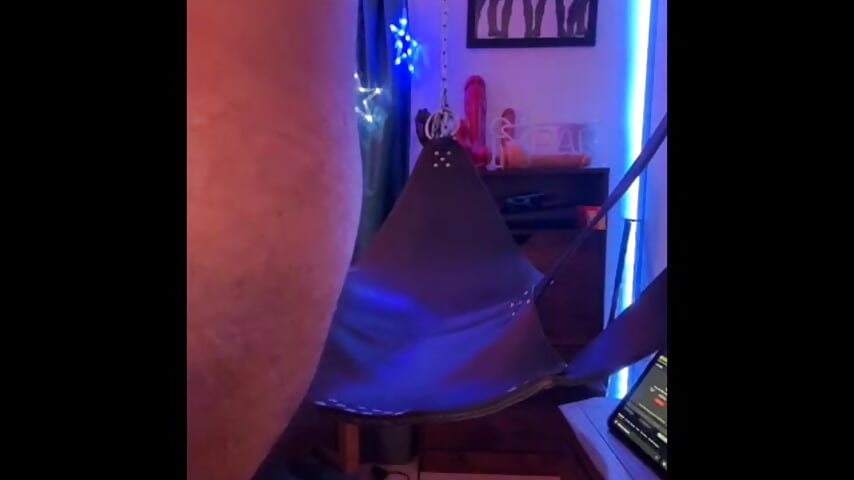 [1 Jan 17:56] Show Time. What happens on a private show - video oleh LeatherSdaddy kamera model