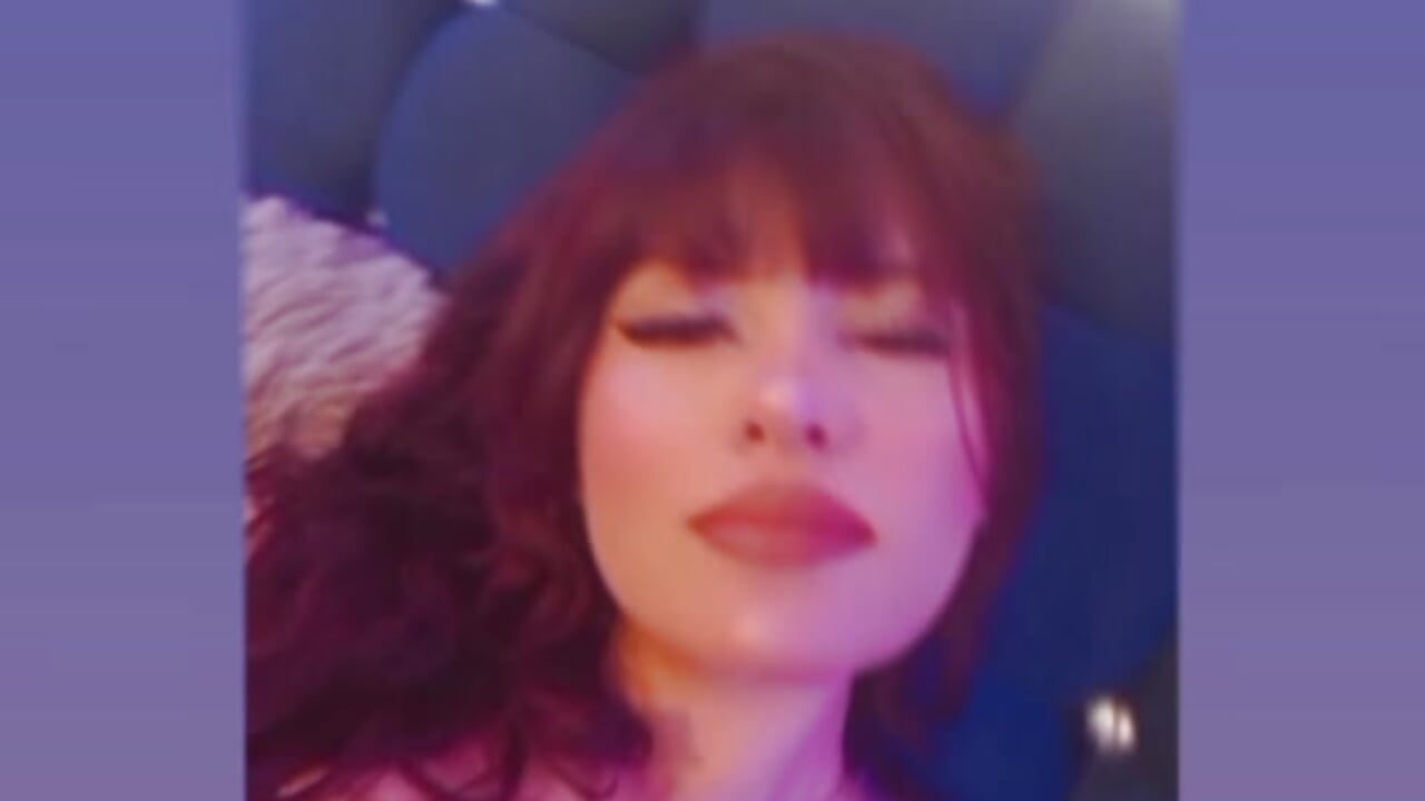 💋💦 - video by dulce_gray cam model