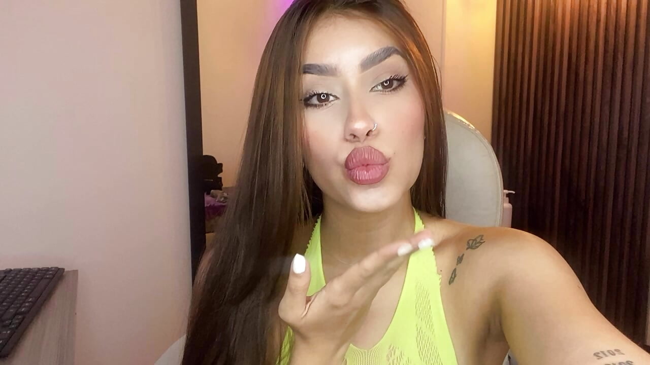 A kiss just for you - відео від вебкаммоделі lauren_clauz