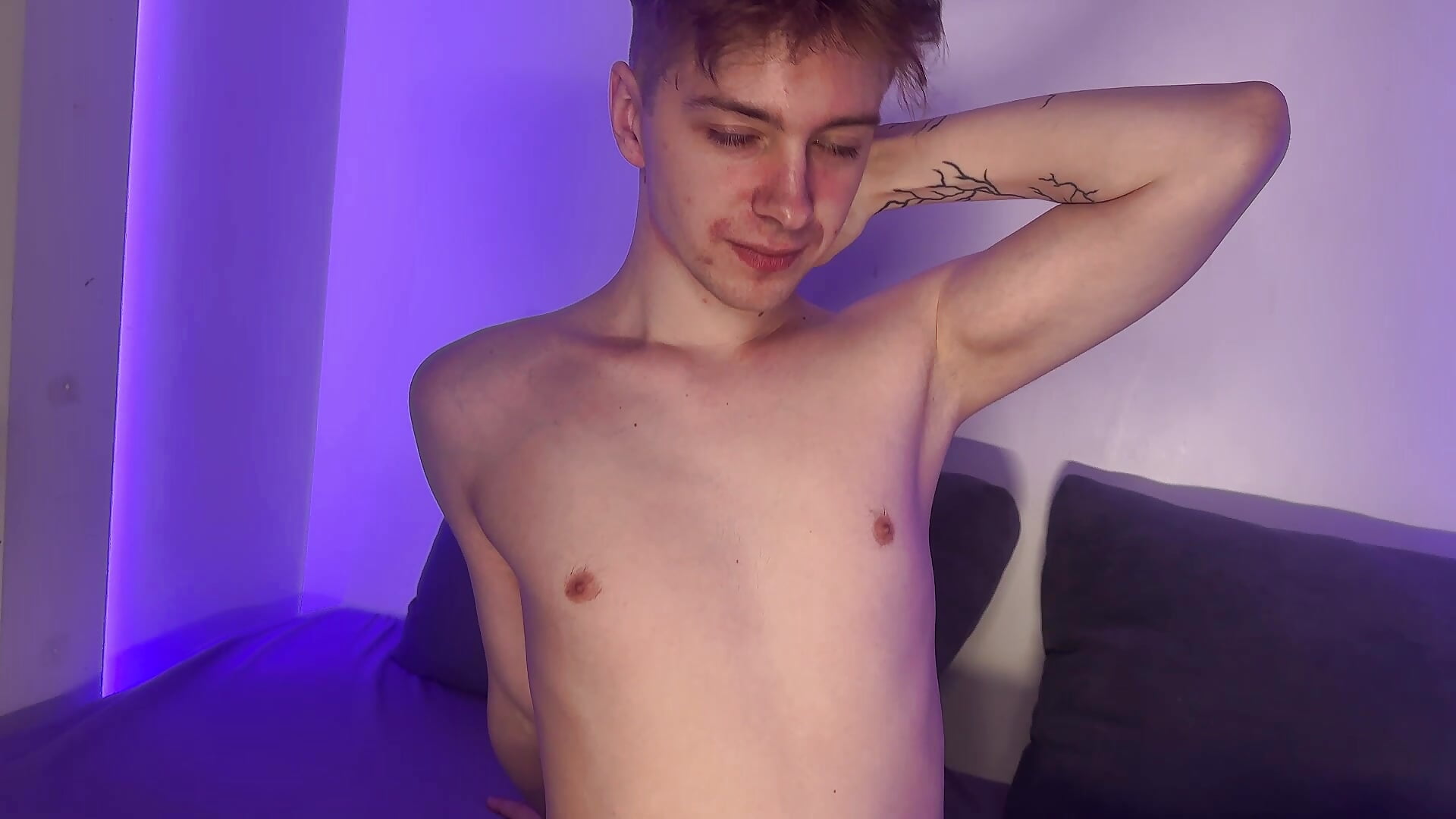 slim and sexy - video by Paul_Holt cam model