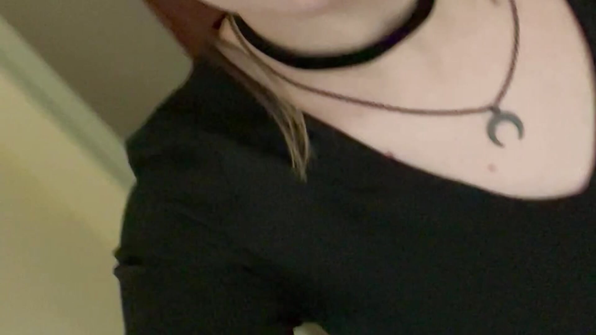 IMG_0005 - video by AuroraAllure_27 cam model