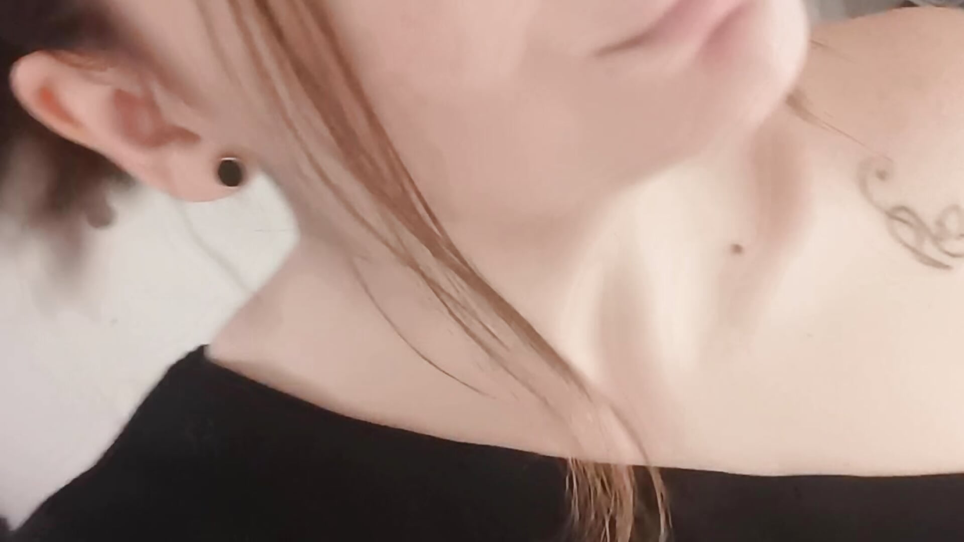 VID_20251104_105844 - video by AuroraAllure_27 cam model