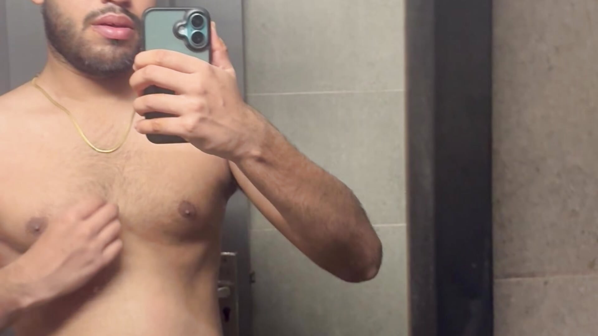 Me in shirtless 😍 - video di MASTTERRRR modella di cam