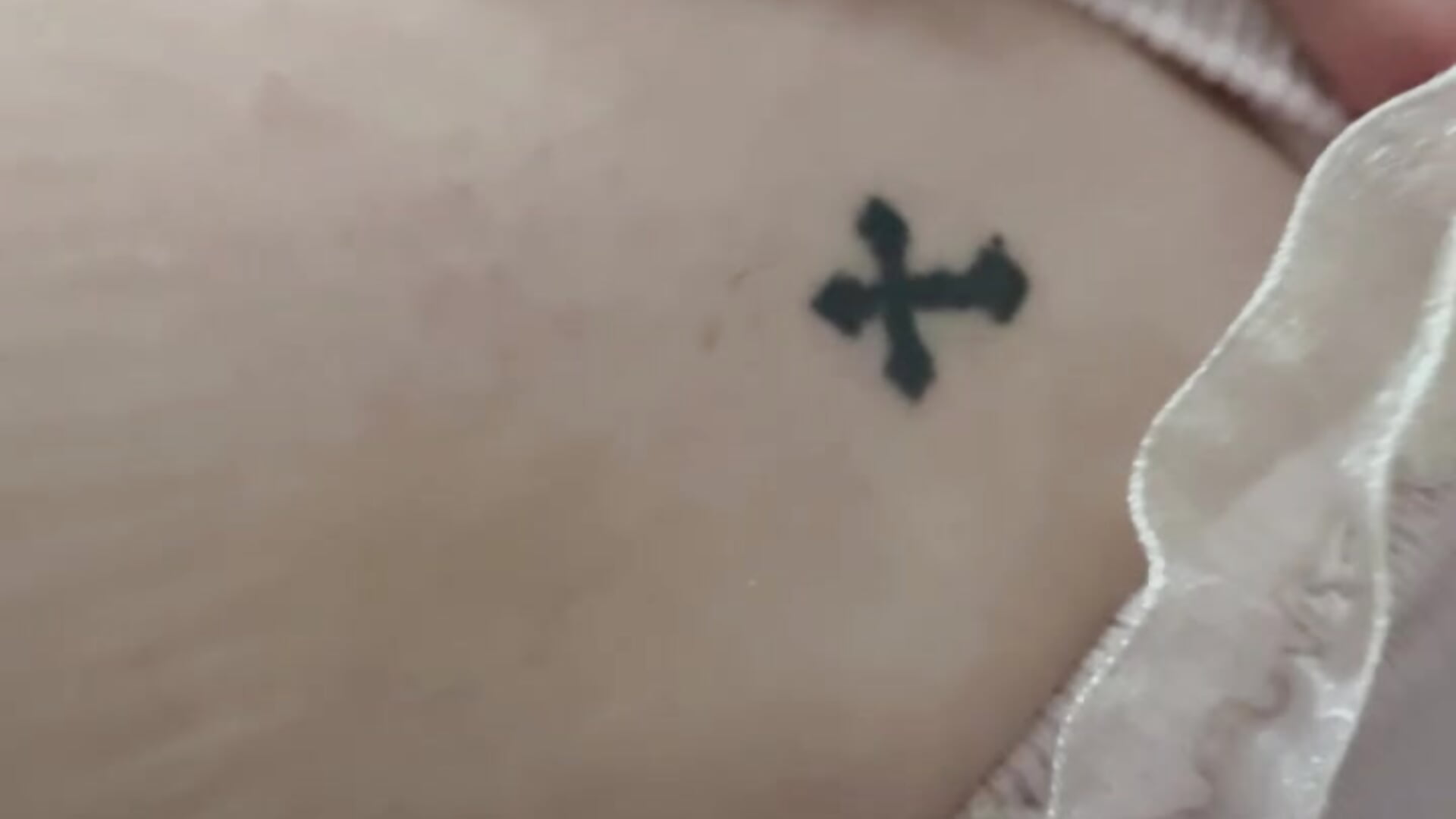 Tattoo tour 🖤 - video by EffacedScan cam model