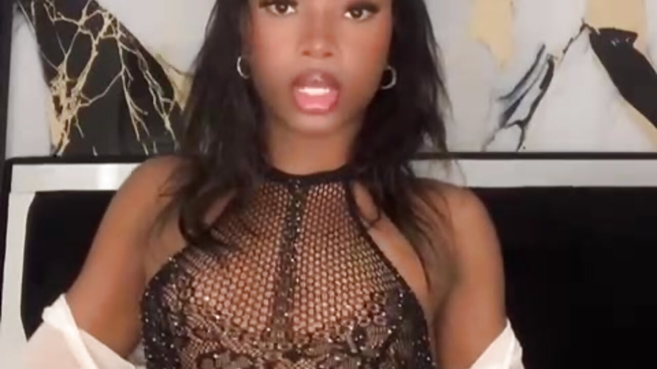 e5ac55f8-dda9-4b69-8579-c3363d593d7a– alahai_queen kameramodell videója