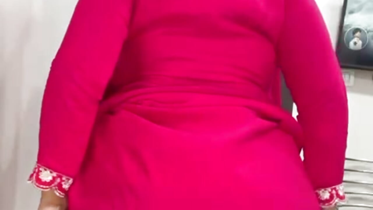 Twerking 💋💦 - video by Bunnybush37 cam model