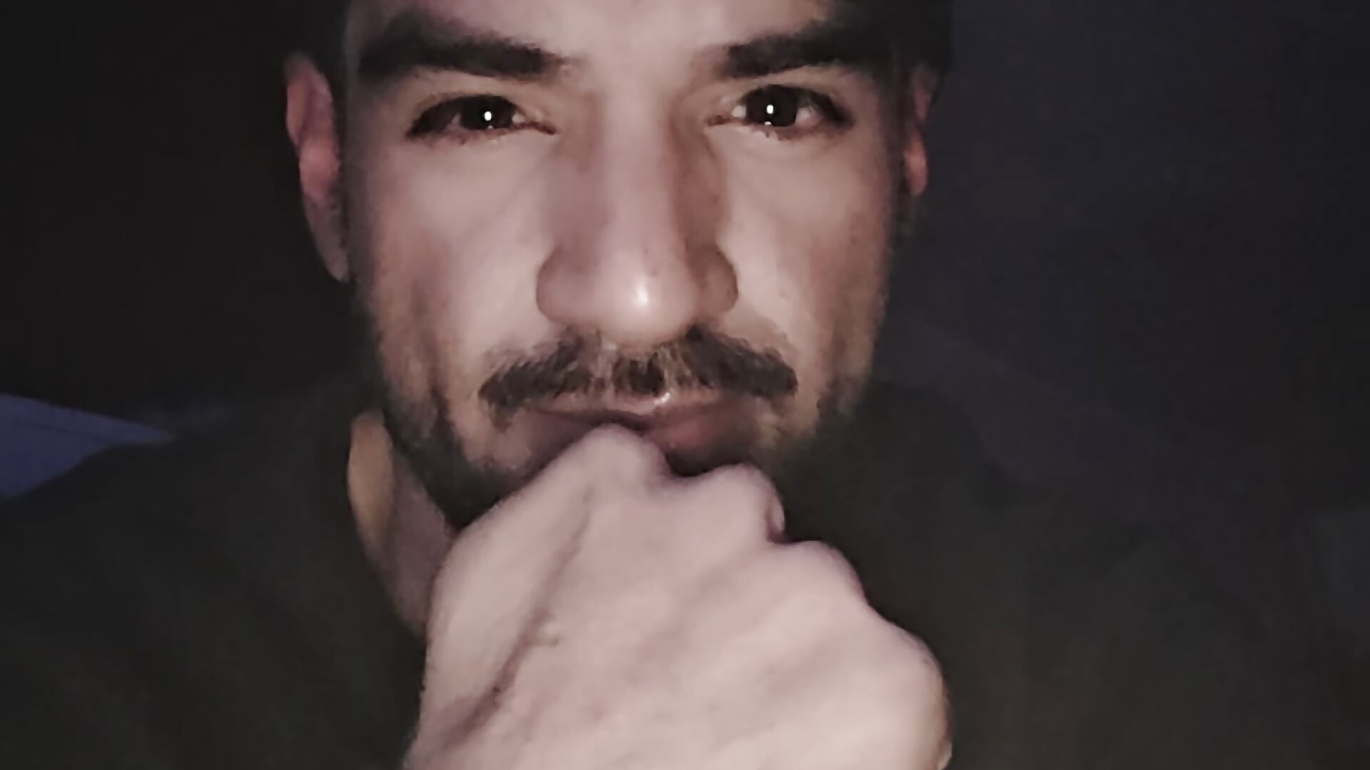 Me — filmik piggylatino, modela(-lki) na kamerkach