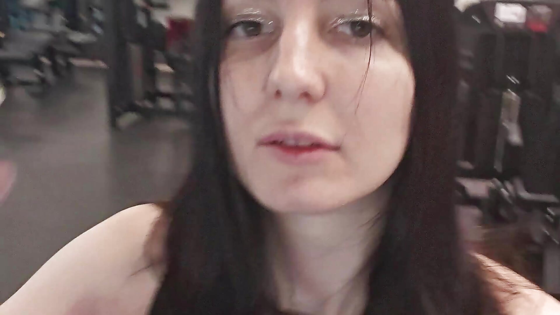 I walk on the treadmill in gym – video af Its_Lumina3 cam-model