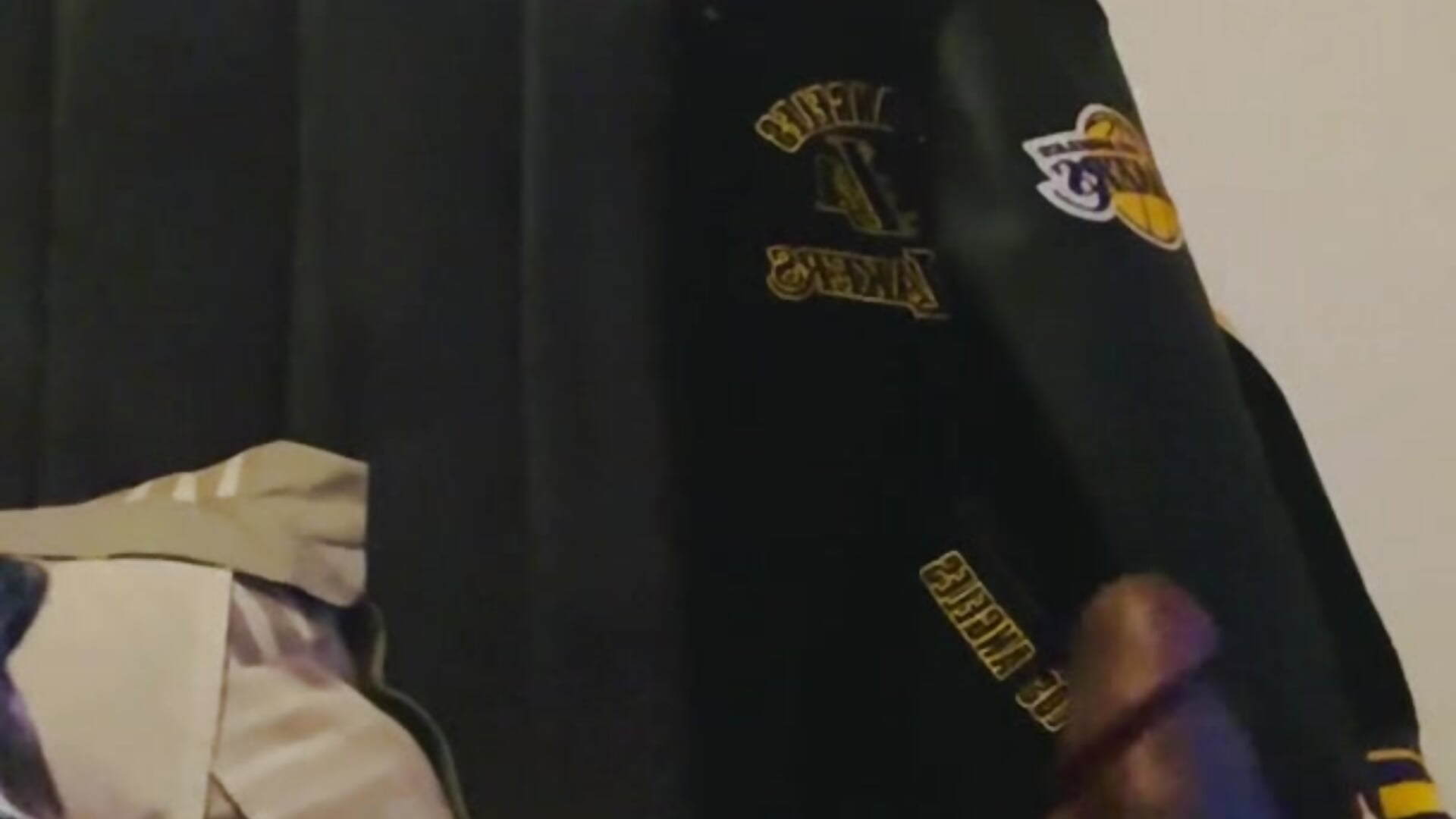 Sneak - video by schlongsong cam model