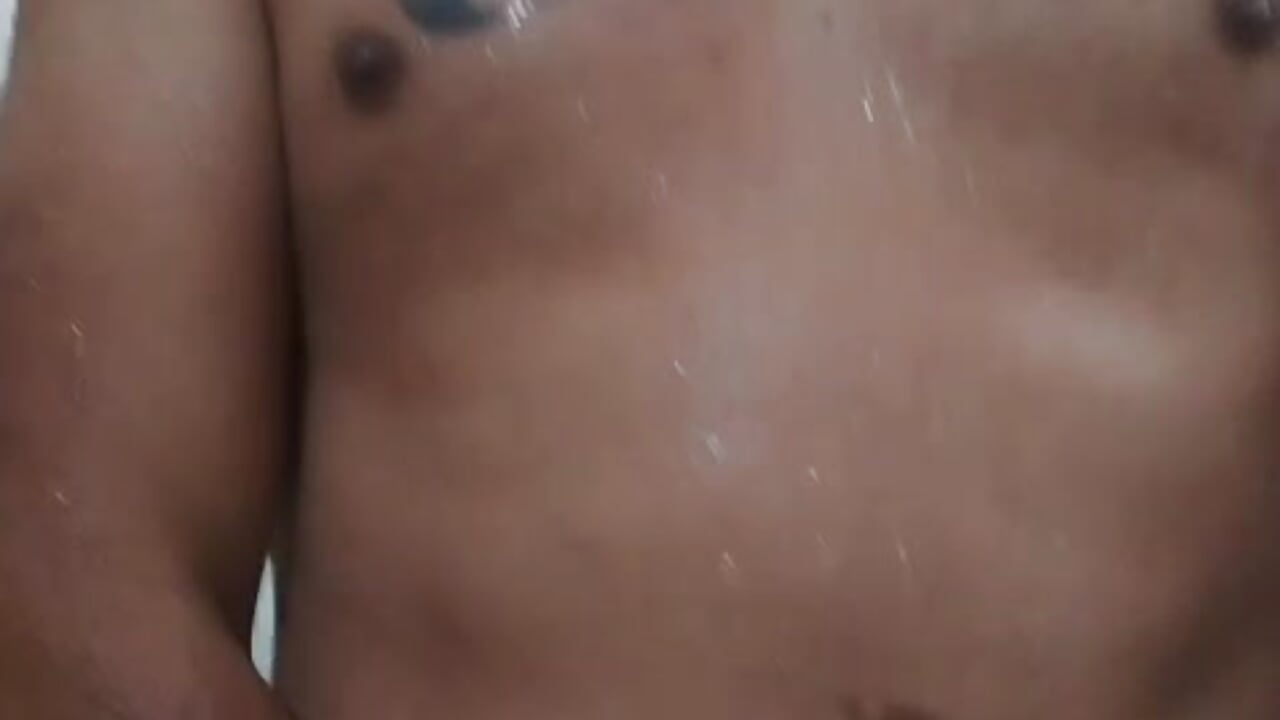 Do you want to take a bath with me? - video by pipe_duque_