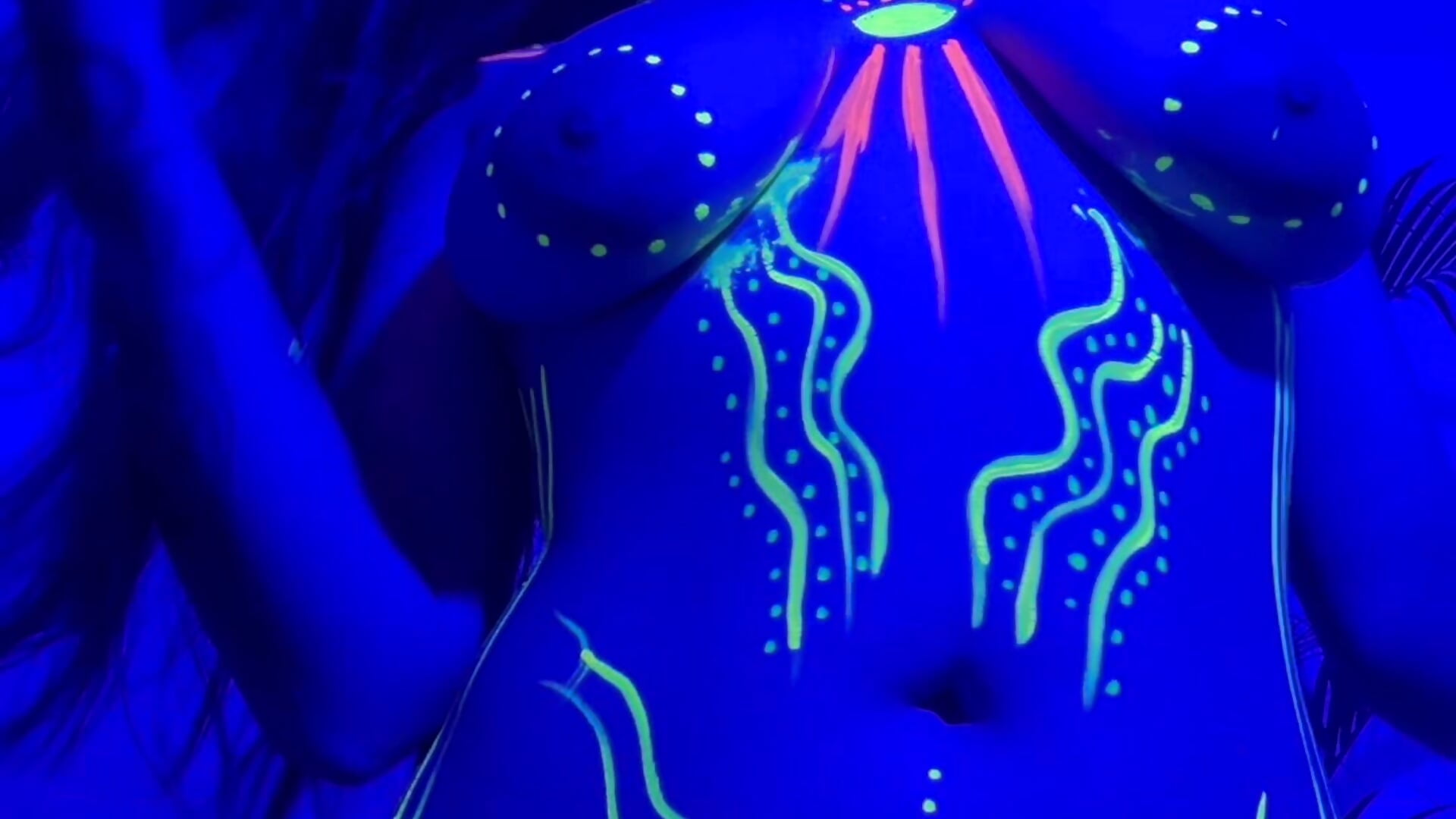 Neón. 🌈 - video by Cristal_Cerati_ cam model