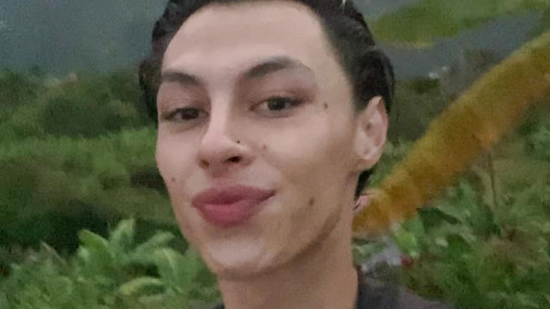 E3999E58-99CB-4020-B999-B53721E54E18 - video by apolo_smith001 cam model