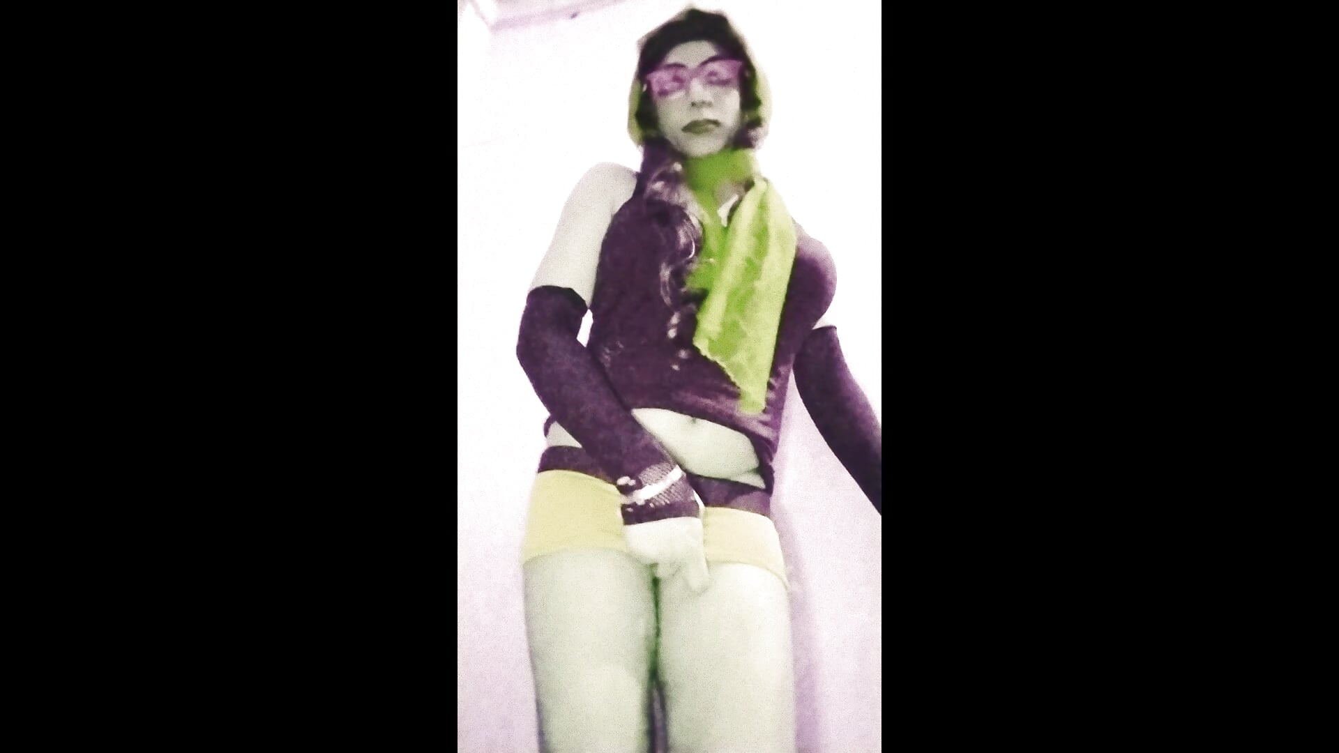 zami-vid-tesar2 - video di zami_senn modella di cam
