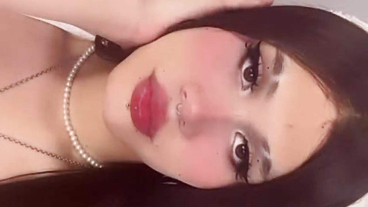 WhatsApp Video 2025-11-27 at 4,32,37 AM - video by MeiiDolly cam model