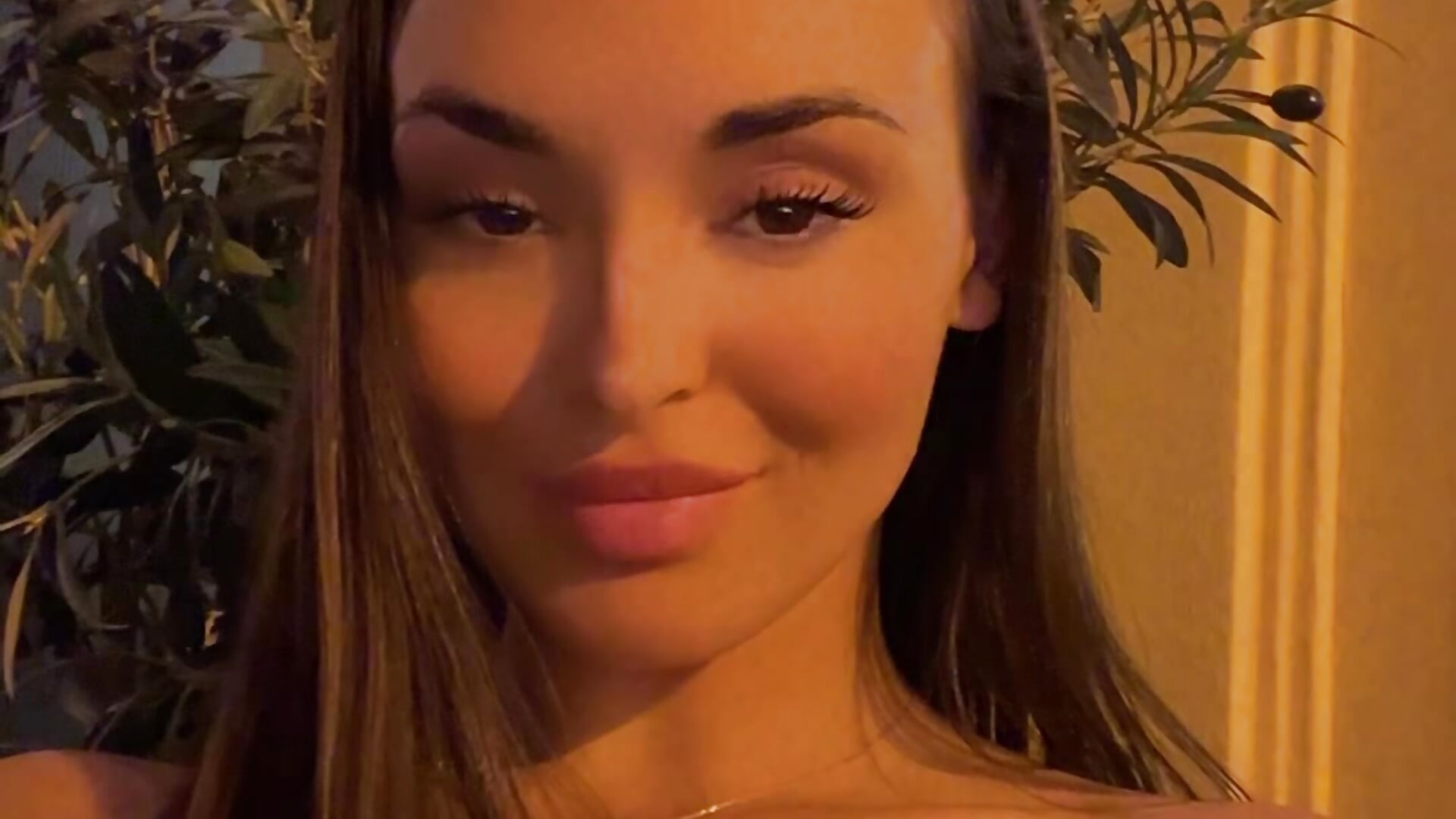 Cozy evening - video di kylllie modella di cam