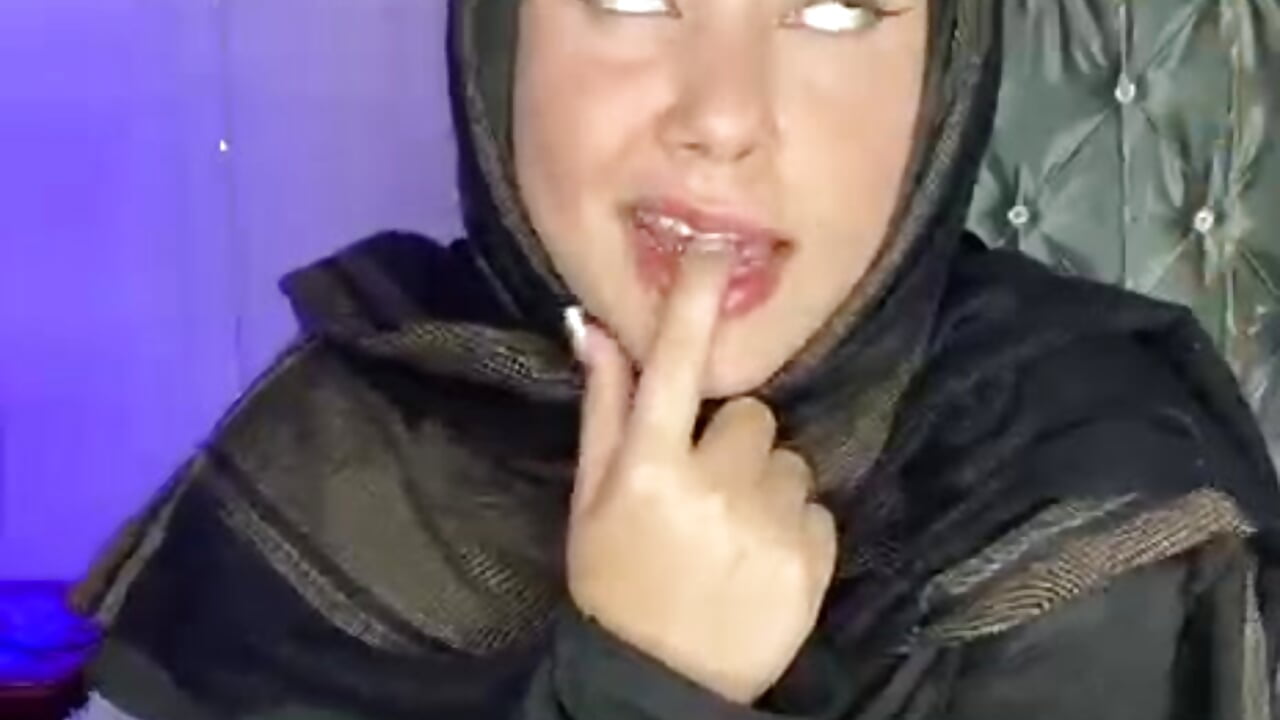 SEXY ARABE 😍😈 - video by Sara-Yasin cam model