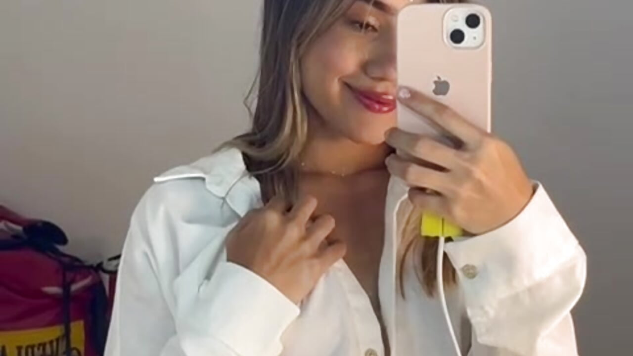 Something tells me you're addicted to me 🤔💫 - video by lizzy_kane cam model