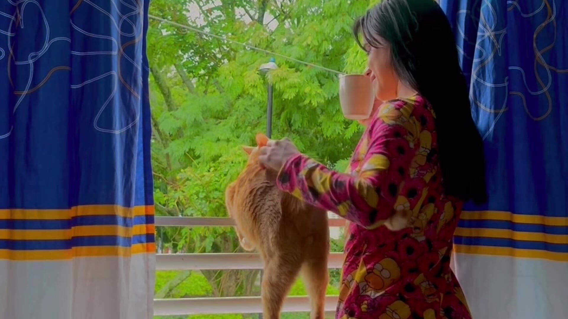 Mi mishi y yo 😻☕ - video oleh lizzy_kane kamera model