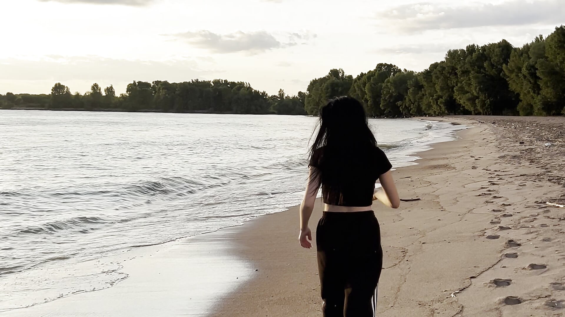 IMG_1982.MOV - video oleh model kamera AmaiRin