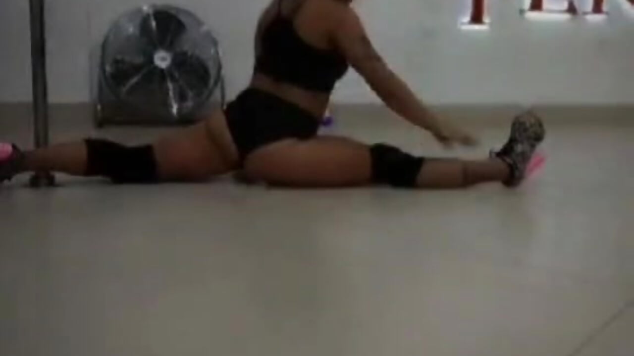 I'm 🎀 - video by SnakeMuse cam model