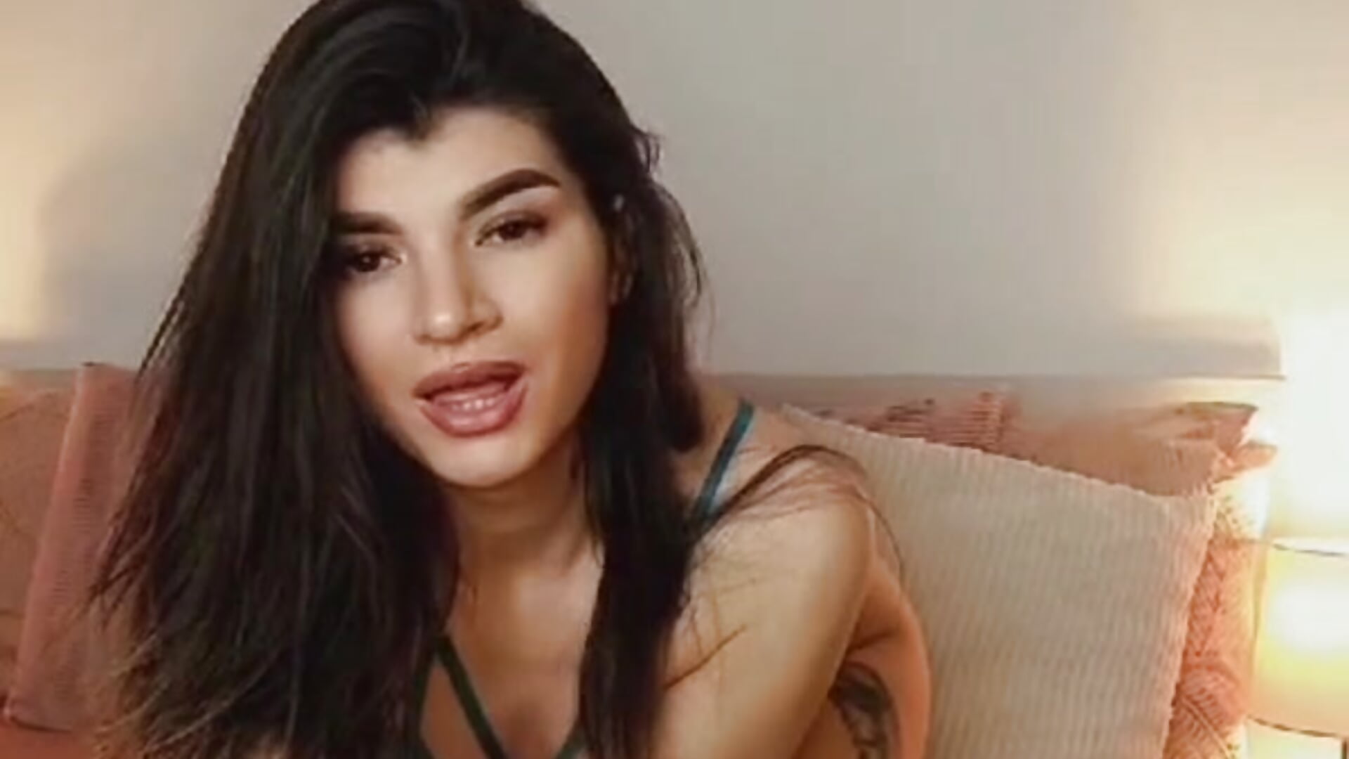 Free gift - video by ChloeAspen cam model