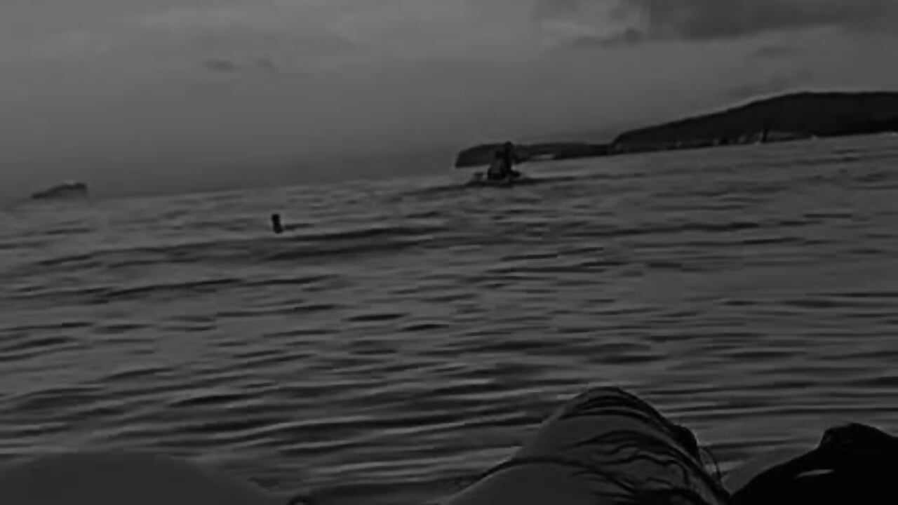 surfing - video by IvyTulip cam model