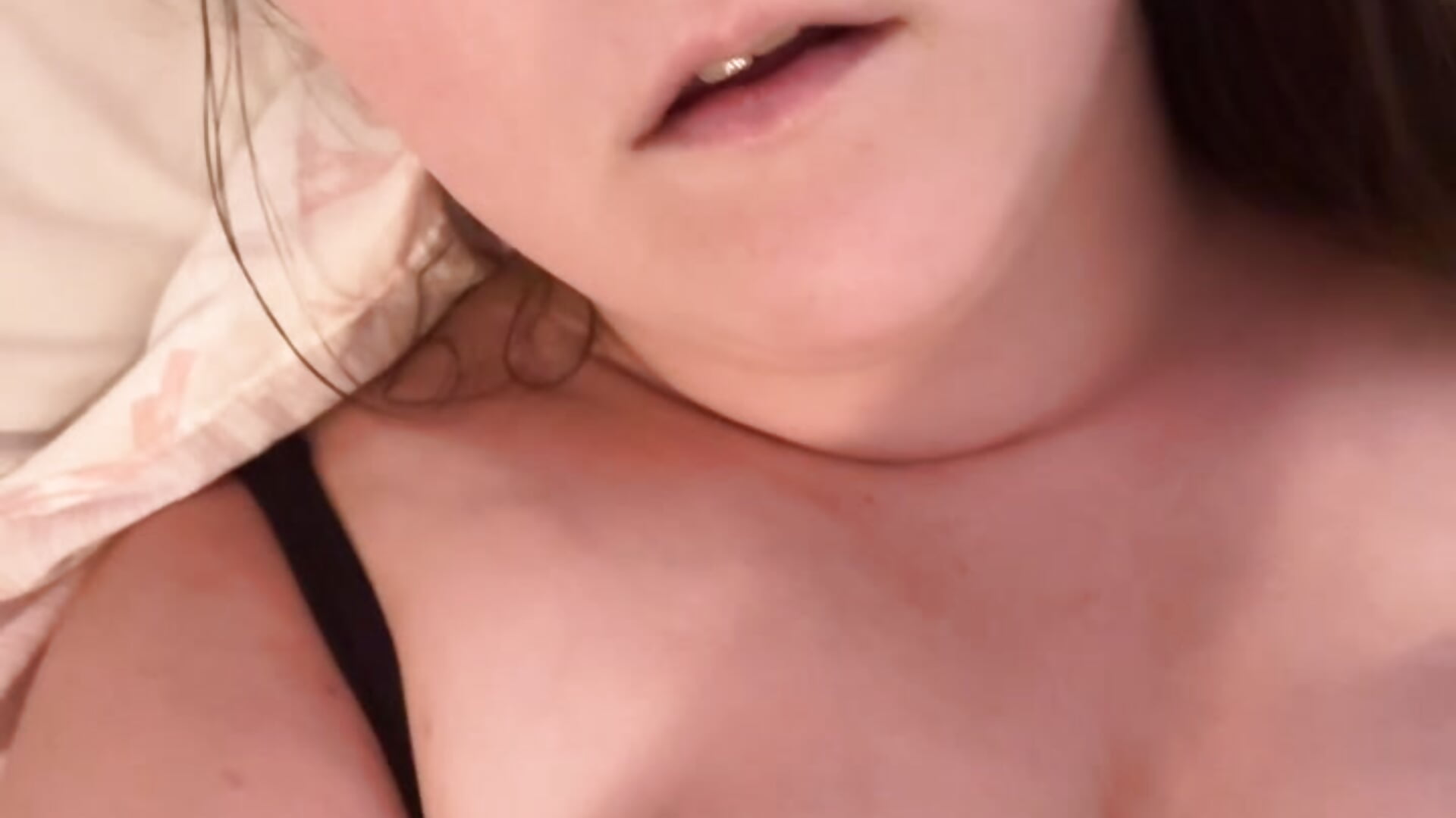 soft moans - video by flirtyamelia1999 cam model