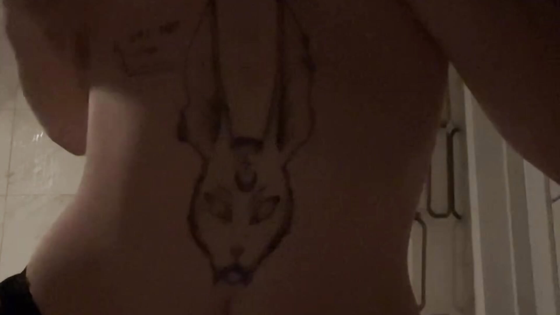 my beautiful tattoo under my boobs - vídeo de JuliaElse modelo de câmara