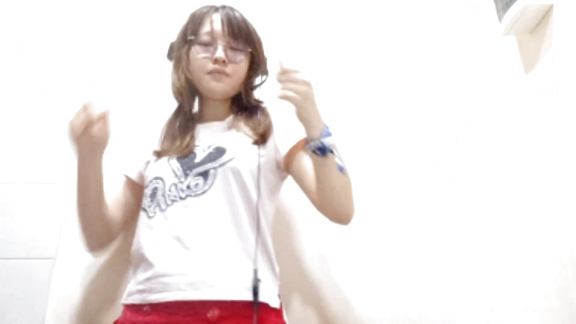 cutie - video by AiCress cam model