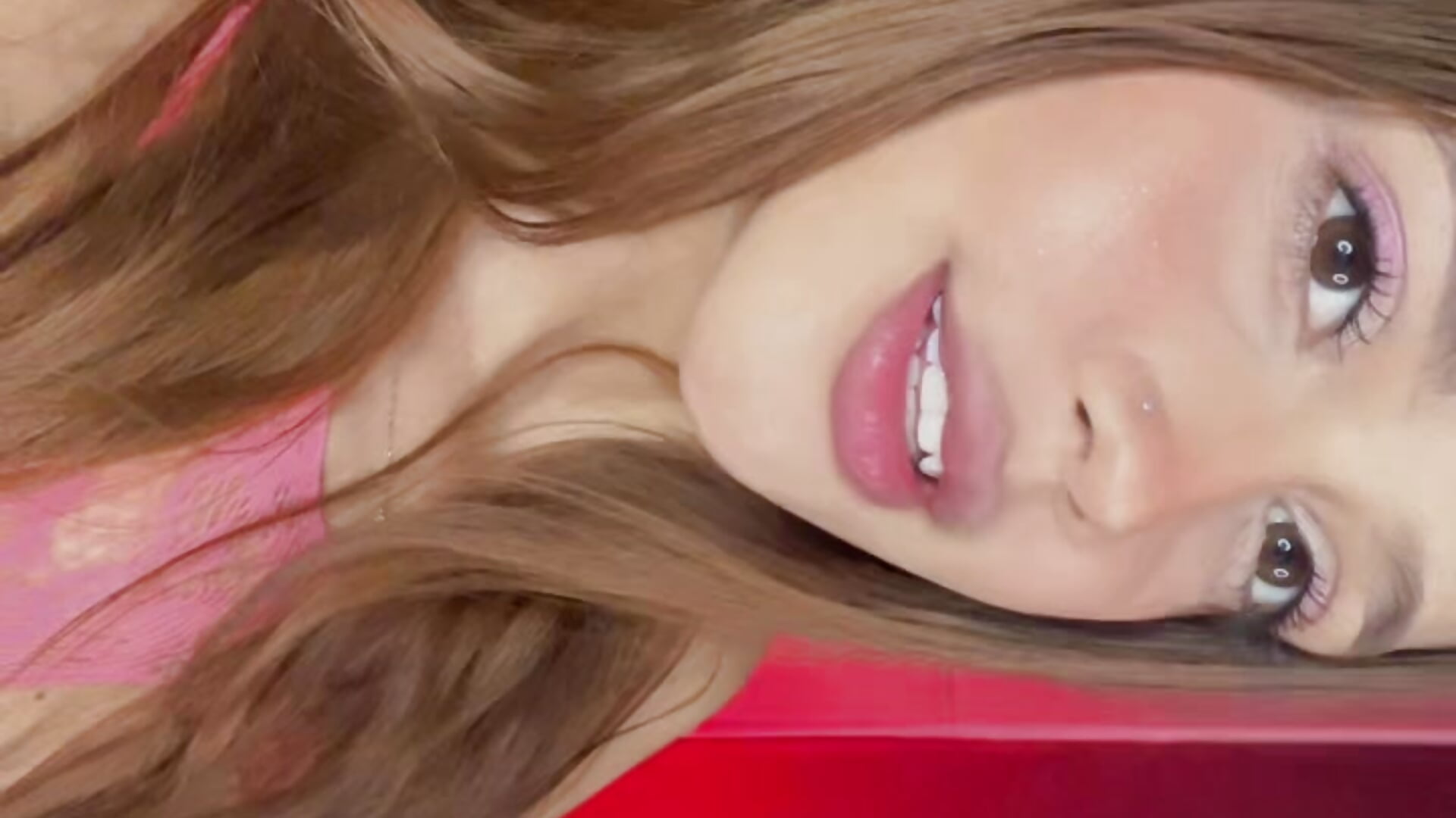 v14044g50000d4sufkfog65ni1cnr620 - video by nicolvibes_212 cam model