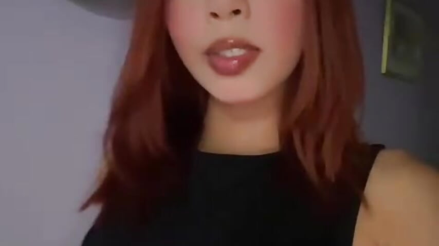 Pretty girl for u 🌸 - video by GabrielaSuarez_ cam model