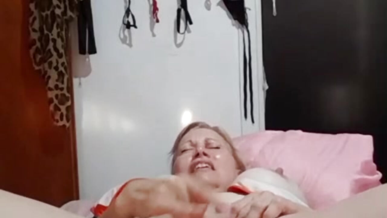 Tocándome hasta acabar! – video od webkamerové modelky SexyMilf1211