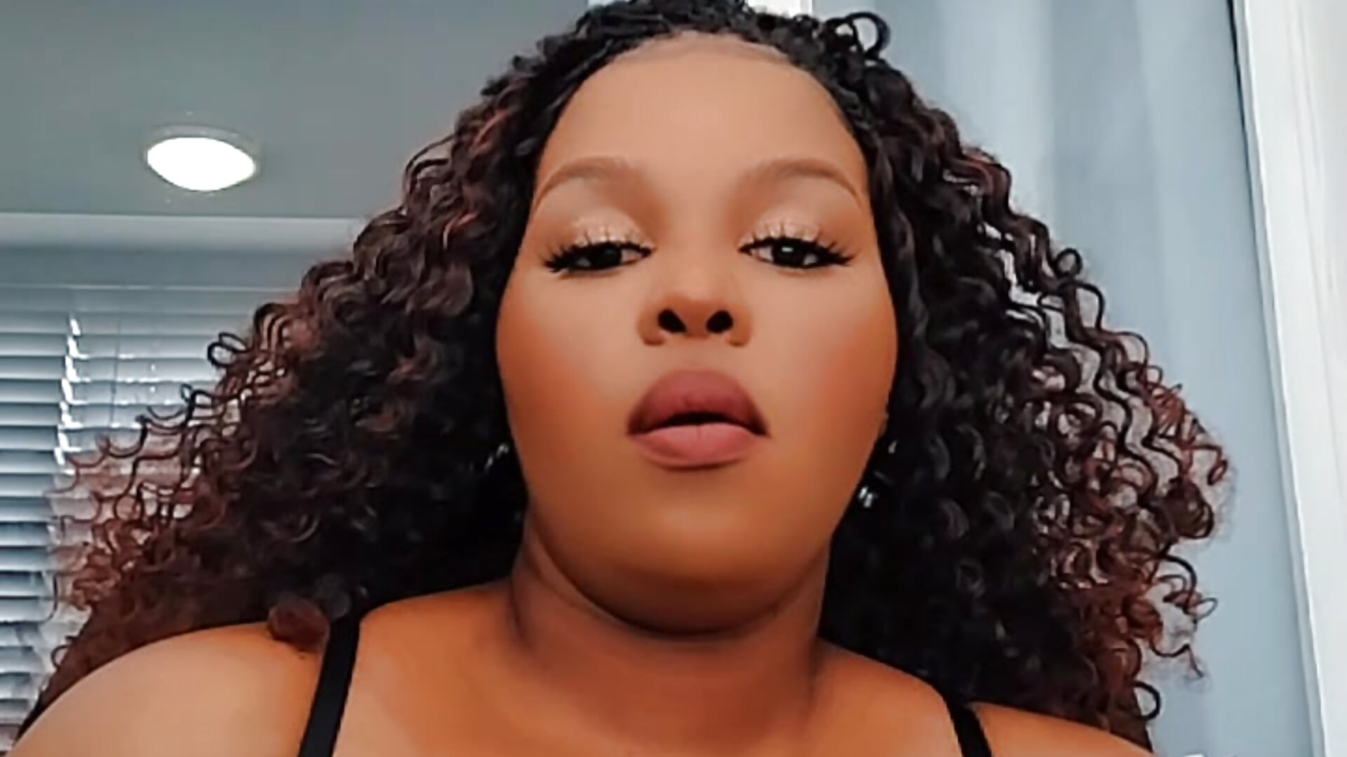 1000030287 - video by ElaineLee_XX cam model