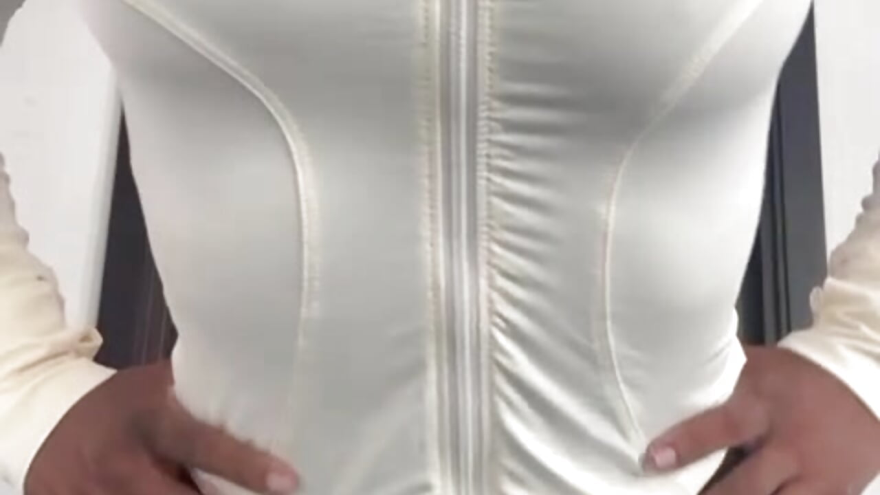 How many points do you give to my outfit? 😋🍑 - video by AriNova- cam model