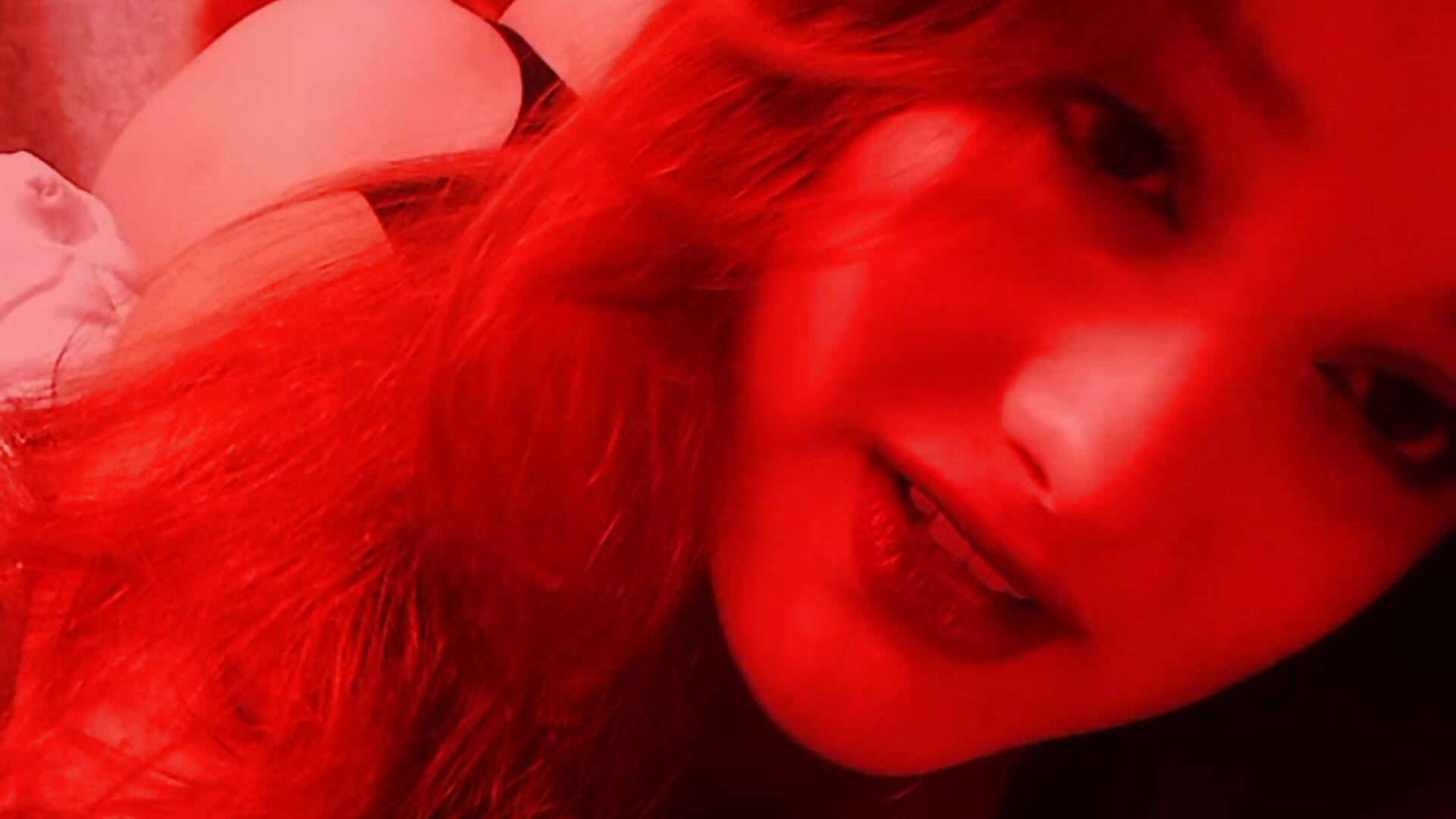 night vibe - video by AmelieSeductress cam model