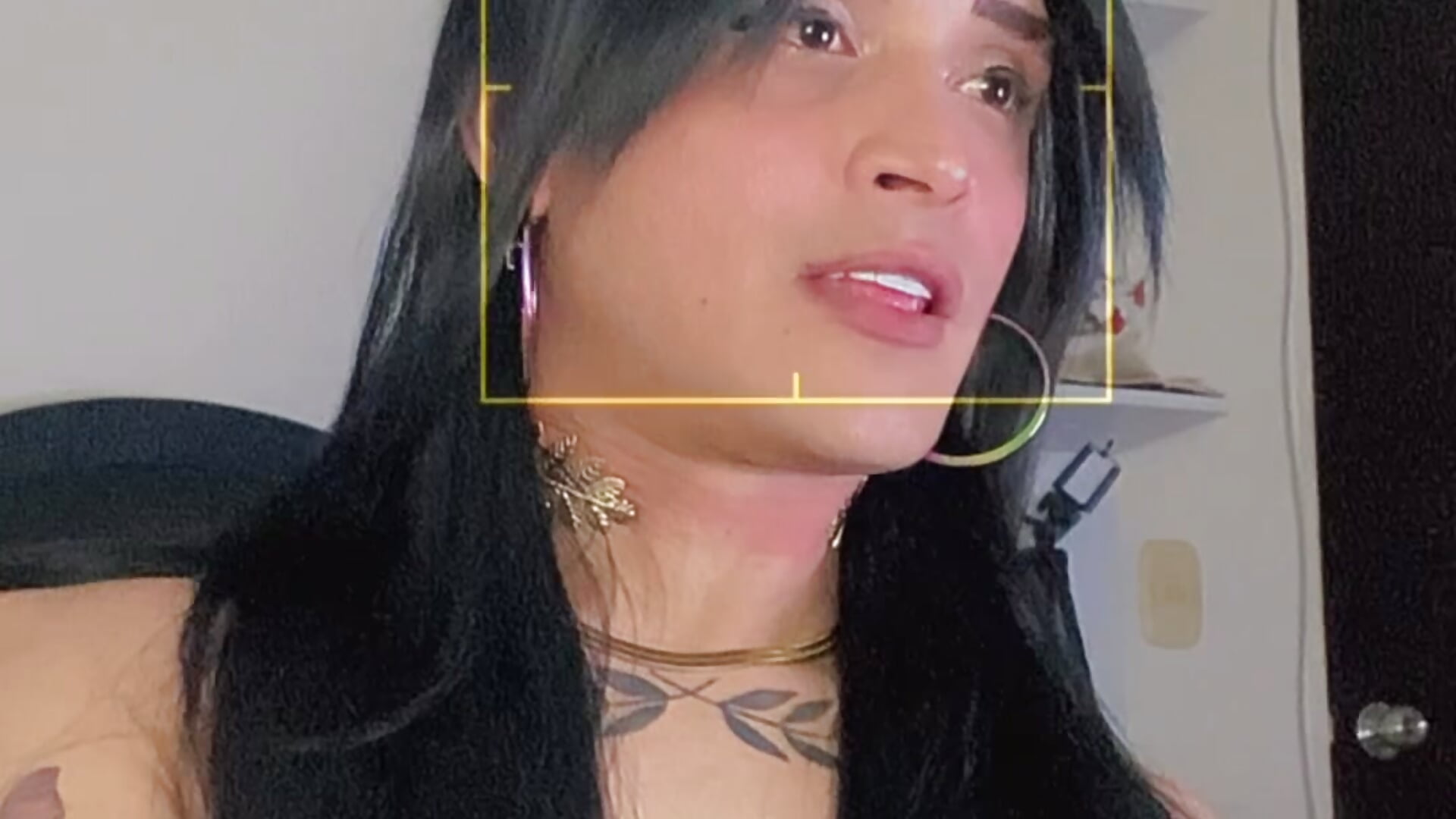 Goldess 😇🔥 tattos - video di Penelopee22cm modella di cam