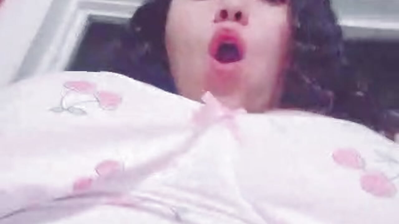 Wanting you in my bed - video van Rouse_hot_ cam-model