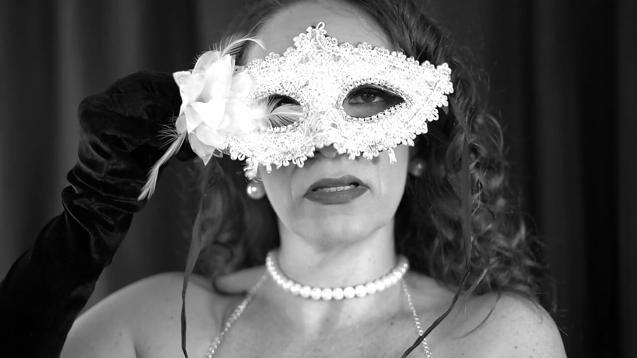 profile-intro-video-1763550977 - video od modelky/modela ScarlethVegas