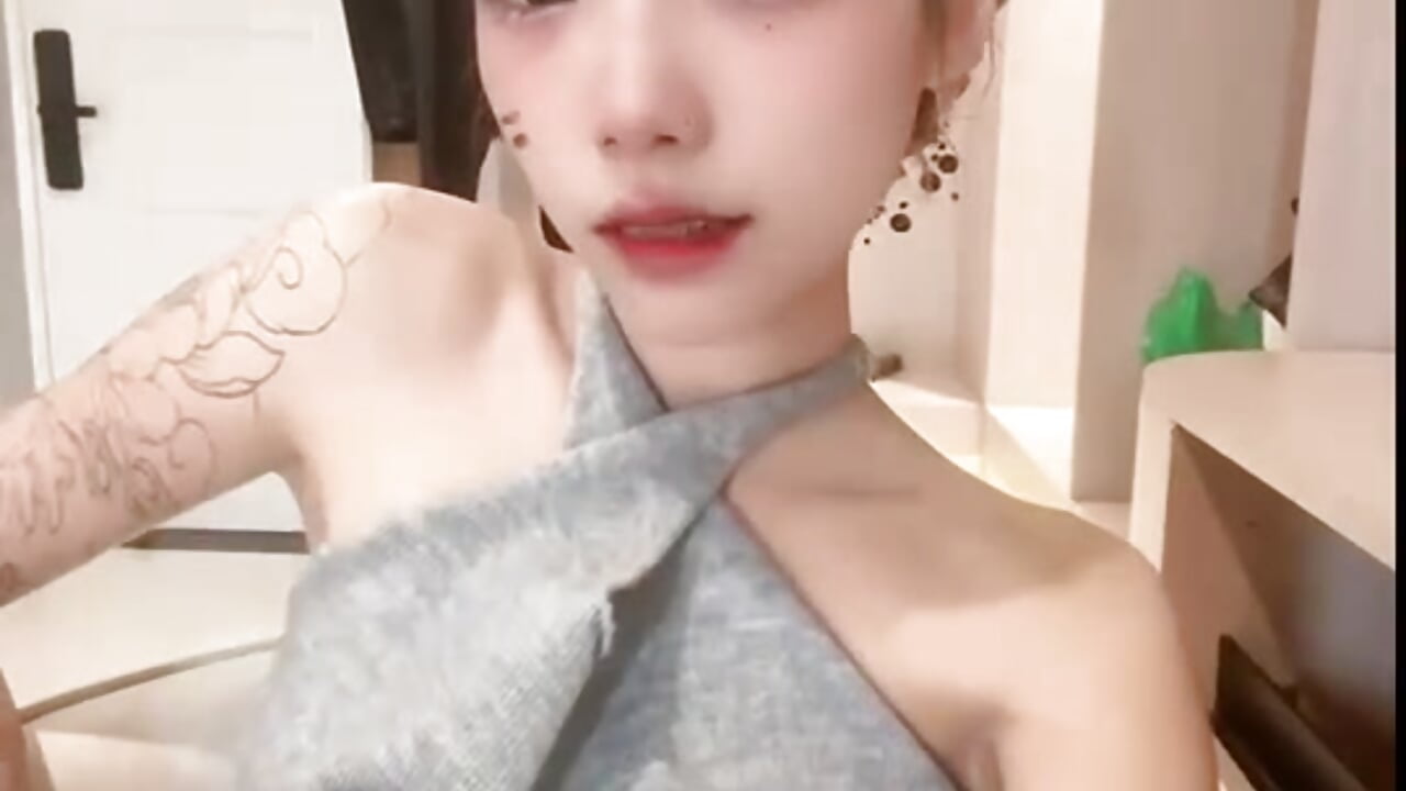 微信视频2025-11-23_004116_256 - video by u-my-baby cam model