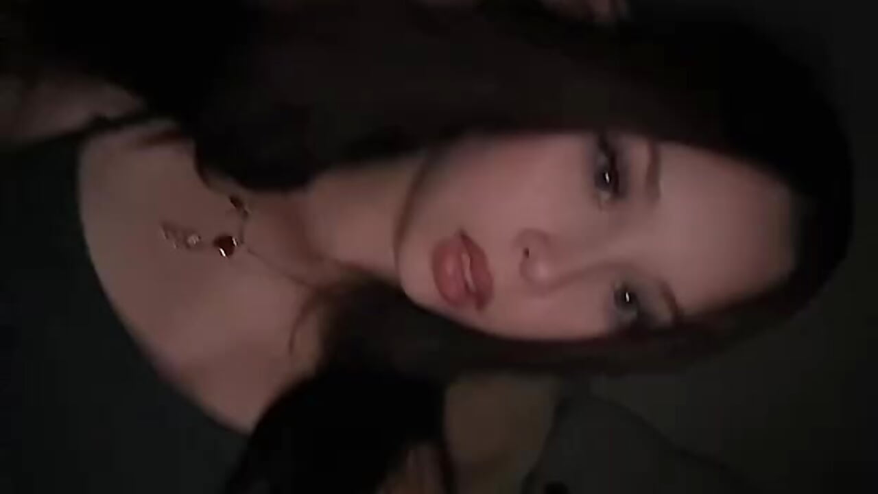 hey it is me - video của người mẫu cam EmmaJonse